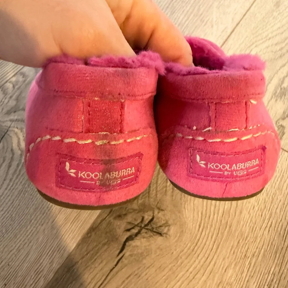 Koolaburra by UGG Kids Pink Suede Faux Fur Lined Moccasin Slippers Size 3 kids